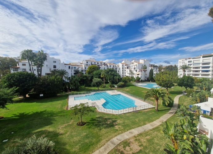 Apartamento Planta Media en Puerto Banús - 1