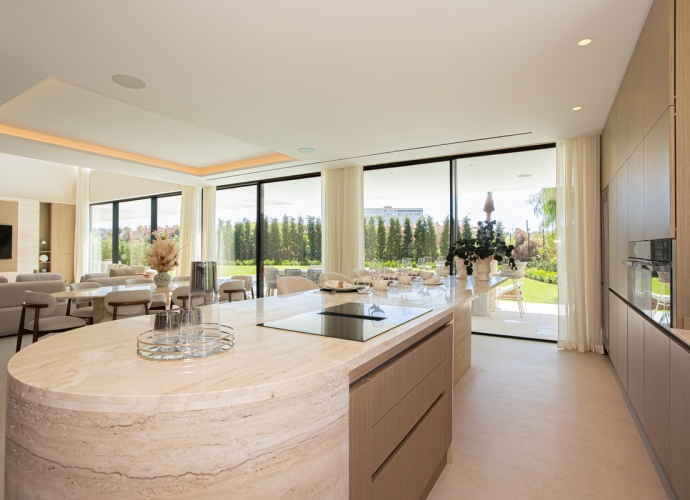 Villa Detached in Los Monteros - 9