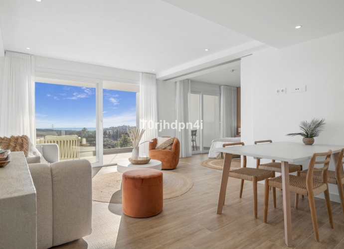 Apartamento Planta Media en Estepona - 1