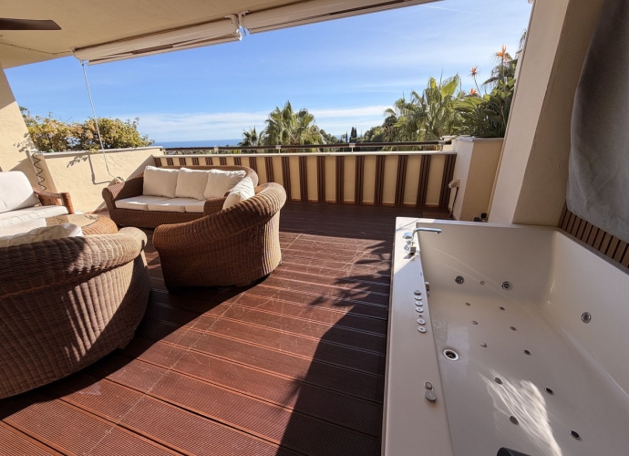 Apartment Middle Floor in Sierra Blanca - 2