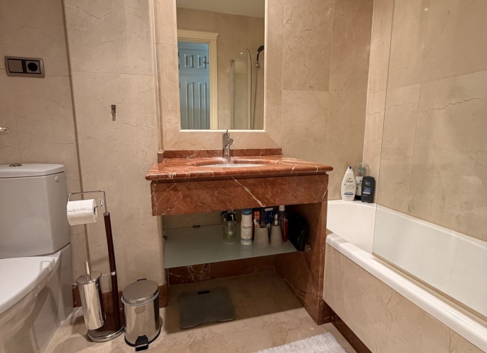 Apartment Middle Floor in Sierra Blanca - 10