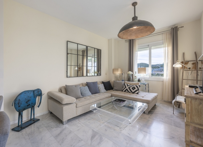 Apartamento Planta Media en Estepona - 2