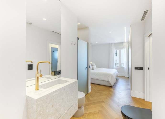 Apartamento Planta Media en Puerto Banús - 2
