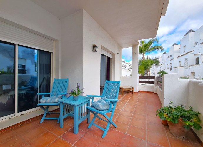 Apartamento Planta Media en Estepona - 1