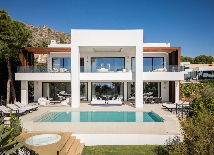Villa Detached in Sierra Blanca - 1