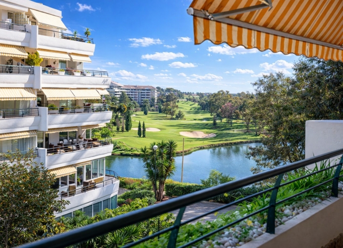 Apartamento Planta Media en Guadalmina Alta - 1