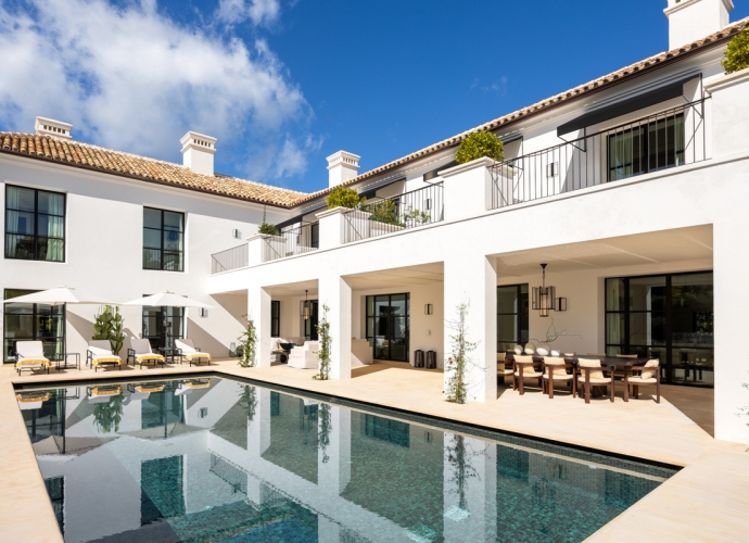 Villa Detached in The Golden Mile - 2