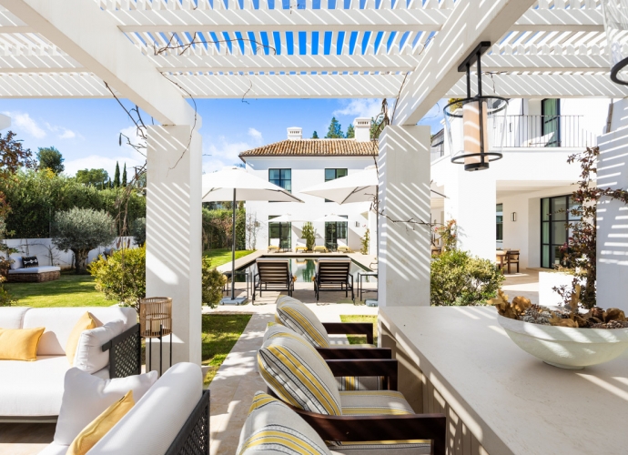 Villa Detached in The Golden Mile - 5