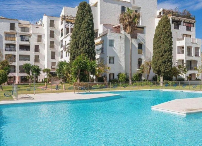 Apartamento Planta Media en Puerto Banús - 1