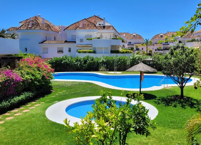 Apartment Middle Floor in The Golden Mile - 4