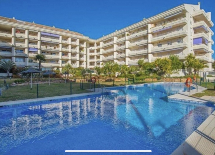 Apartment Middle Floor in The Golden Mile - 2