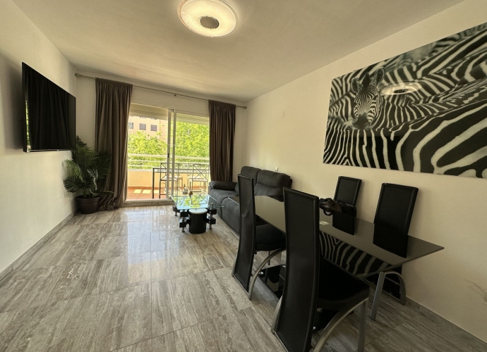 Apartment Middle Floor in The Golden Mile - 3