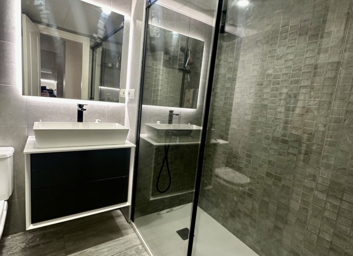 Apartment Middle Floor in The Golden Mile - 7