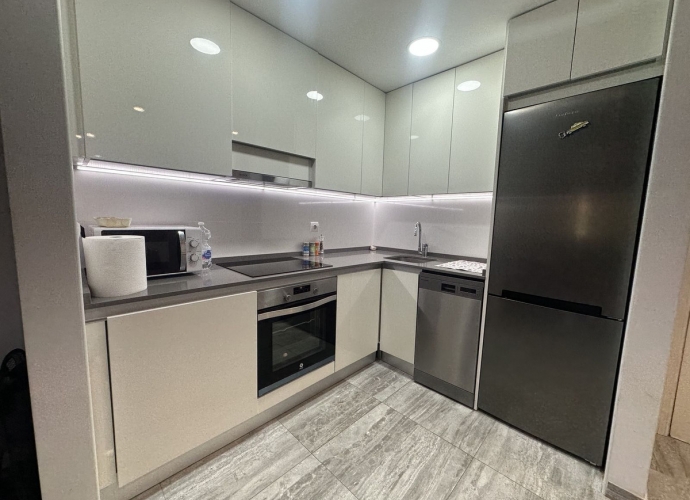 Apartment Middle Floor in The Golden Mile - 8