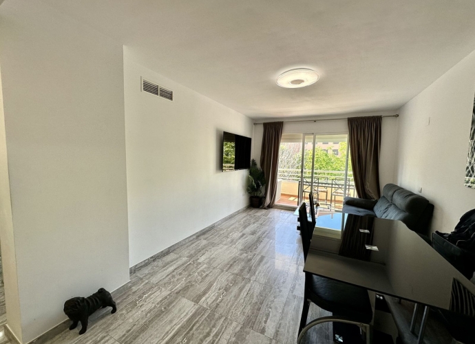 Apartment Middle Floor in The Golden Mile - 9