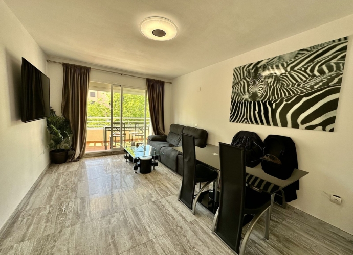 Apartment Middle Floor in The Golden Mile - 10