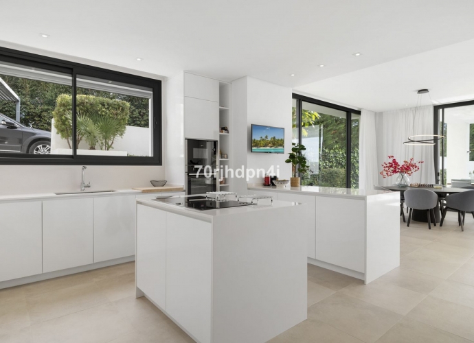 Villa Detached in Marbella - 10