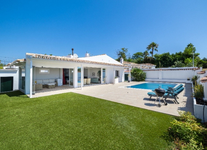 Villa Independiente en San Pedro de Alcántara - 1