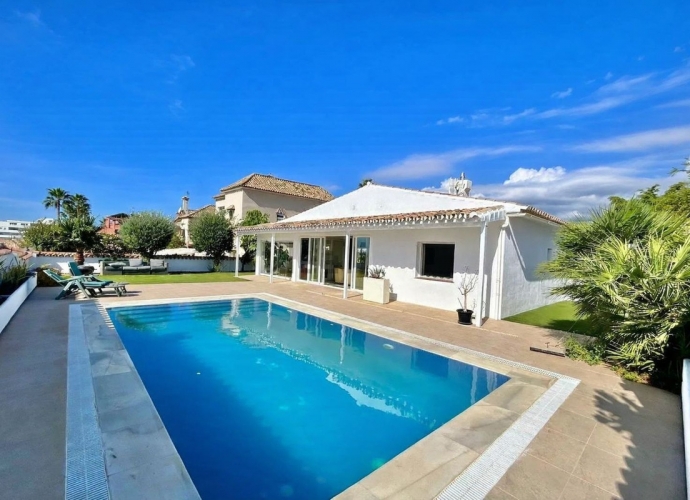 Villa Independiente en San Pedro de Alcántara - 2
