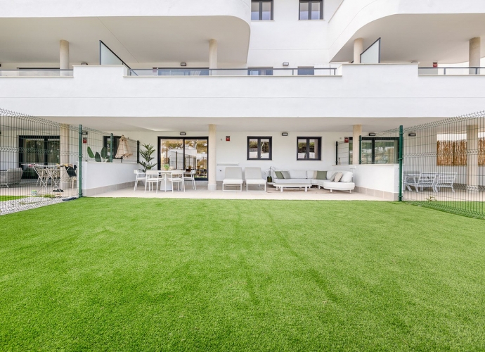 Apartment Ground Floor in Estepona - 2