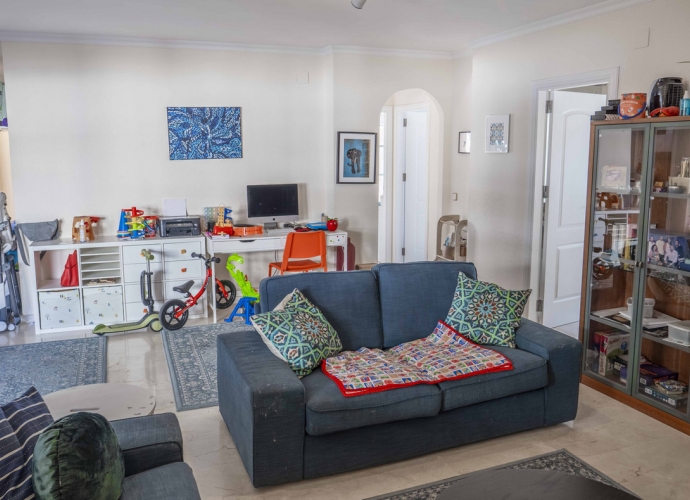 Apartment Middle Floor in Estepona - 8