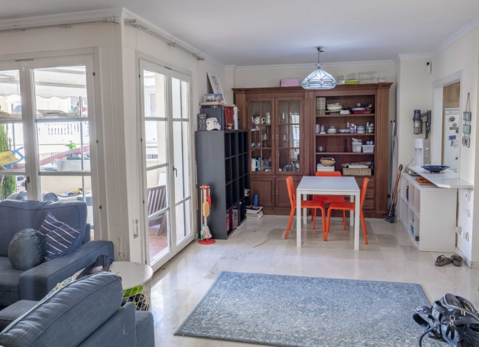 Apartment Middle Floor in Estepona - 10