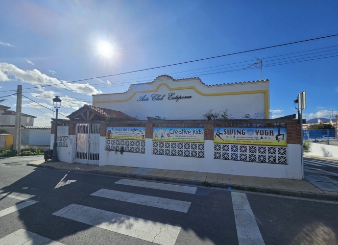 Commercial Business situé à Estepona - 2