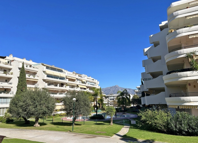 Apartamento Planta Media en San Pedro de Alcántara - 1