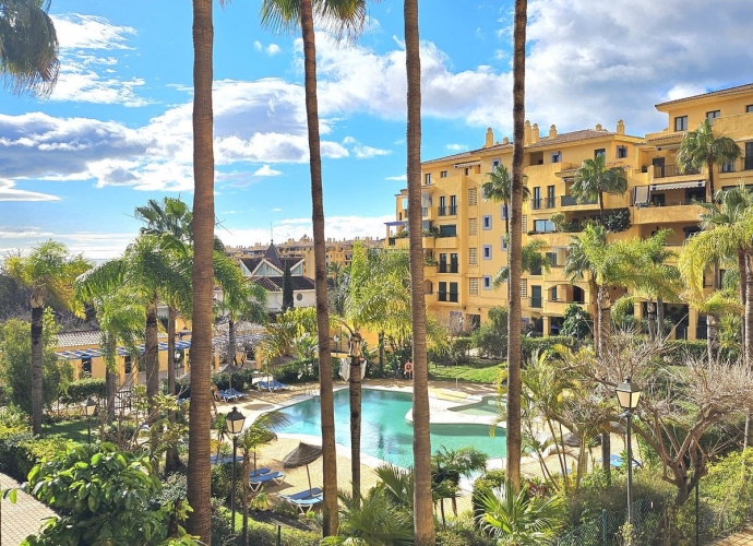 Apartamento Planta Media en San Pedro de Alcántara - 1