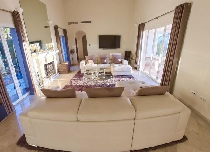 Villa Independiente en Sierra Blanca - 6