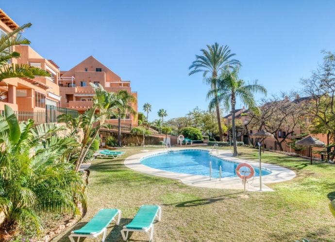 Apartamento Planta Media en Elviria - 1