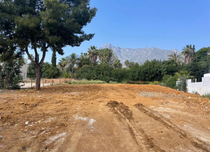 Plot Land en The Golden Mile - 1