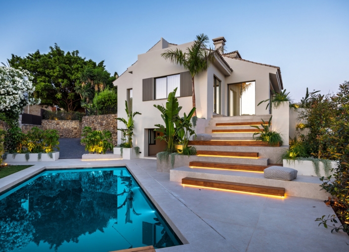 Villa Detached in Nueva Andalucía - 1