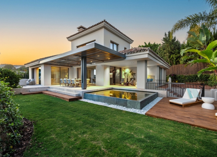 Villa Detached in Nueva Andalucía - 2