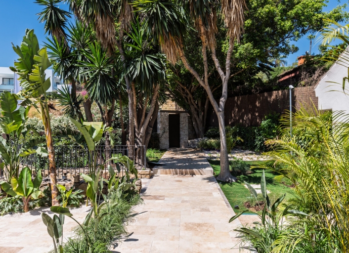 Villa Detached in Nueva Andalucía - 8