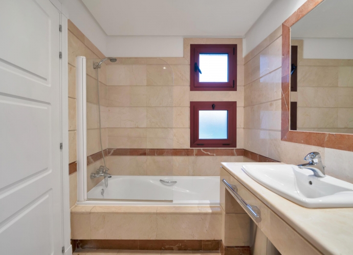 Appartement milieu d’Etage situé à Bahía de Marbella - 10