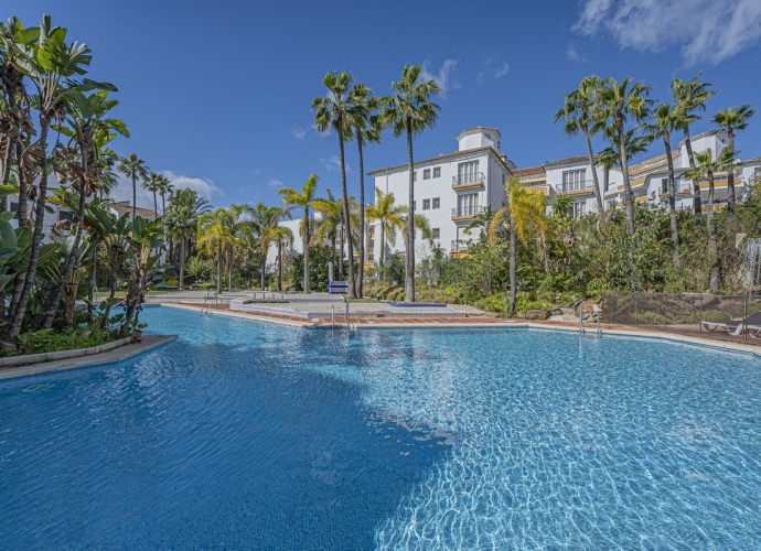 Apartamento Planta Baja en Elviria - 1