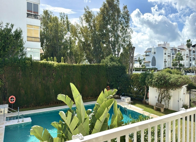 Apartamento Planta Media en Puerto Banús - 1