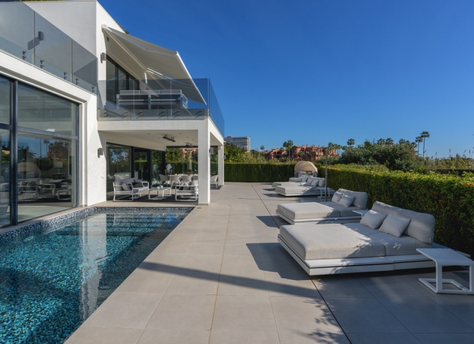 Villa Independiente en Los Monteros - 3
