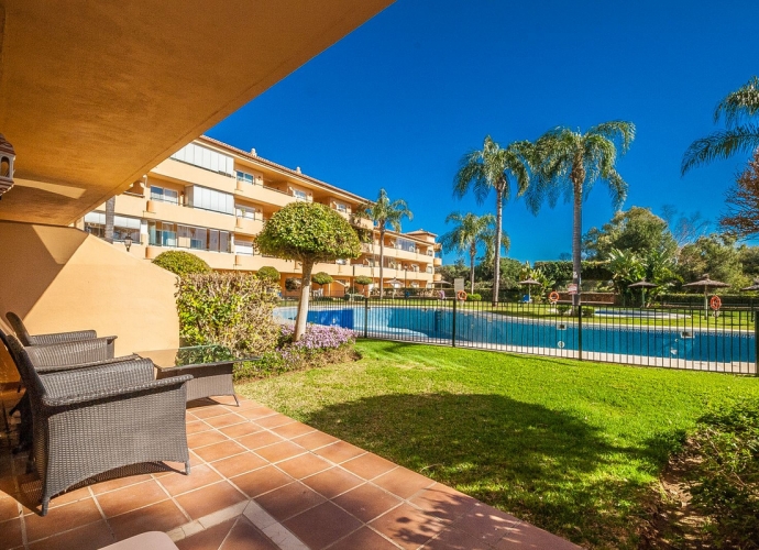 Apartamento Planta Baja en Elviria - 1