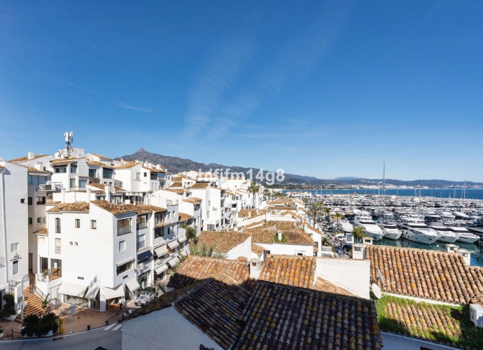 Apartamento Planta Media en Puerto Banús - 1