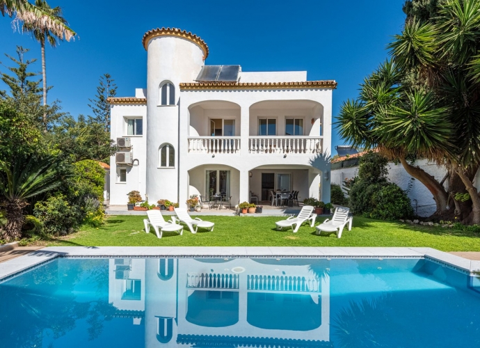 Villa Independiente en San Pedro de Alcántara - 1