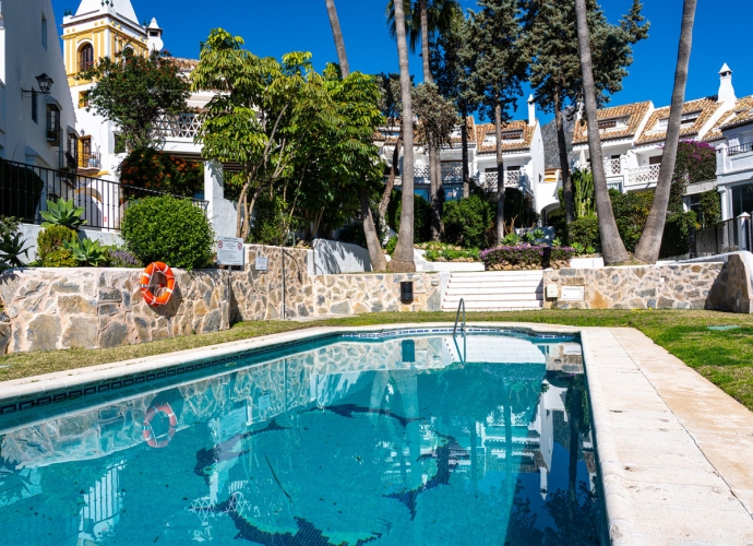 Townhouse Detached in The Golden Mile - 6