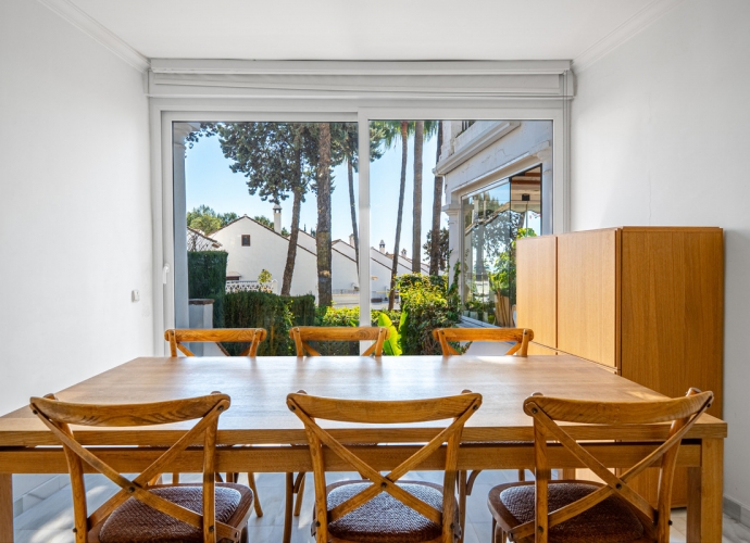 Townhouse Detached in The Golden Mile - 9