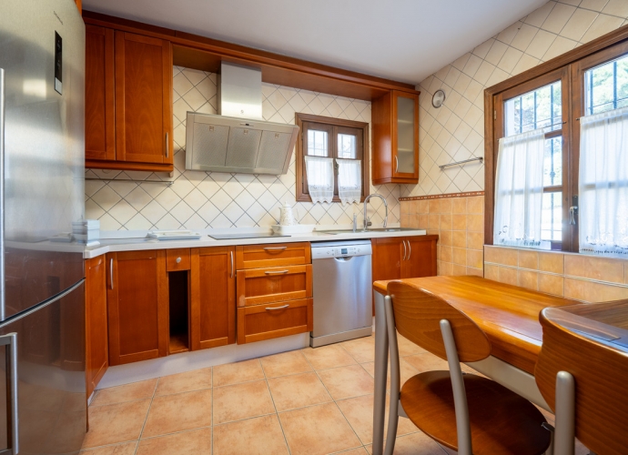 Townhouse Detached in The Golden Mile - 10