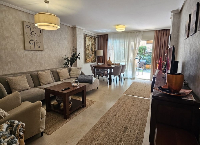 Apartamento Planta Baja en Las Chapas - 1