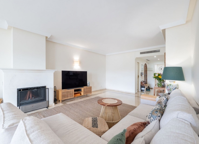 Apartamento Planta Baja en Los Monteros - 2