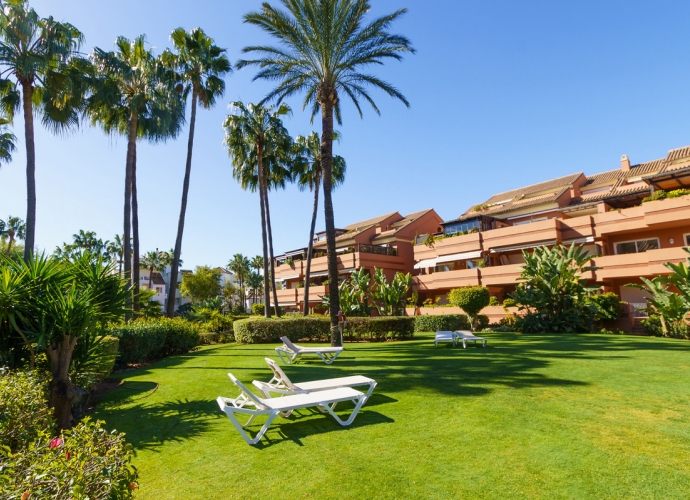 Apartamento Planta Baja en Puerto Banús - 1
