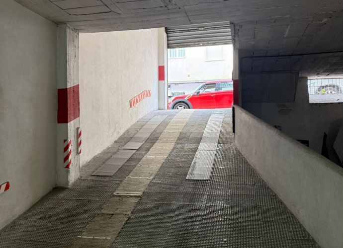 Commercial Garage situé à San Pedro de Alcántara - 8