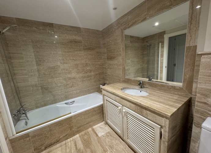 Apartamento Planta Media en Guadalmina Baja - 9